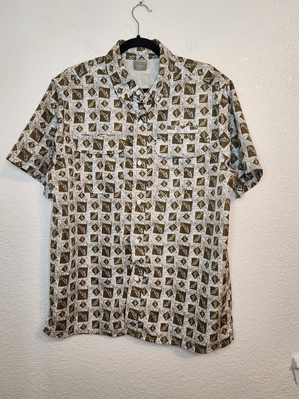 Great Northwest Shirt Men large POLYESTER Fish L FISHING Vented Hiking